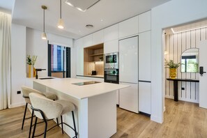 Fridge, microwave, oven, dishwasher