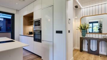 Fridge, microwave, oven, dishwasher