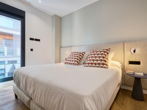 2 bedrooms, iron/ironing board, Internet, bed sheets