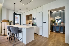 Fridge, microwave, oven, stovetop