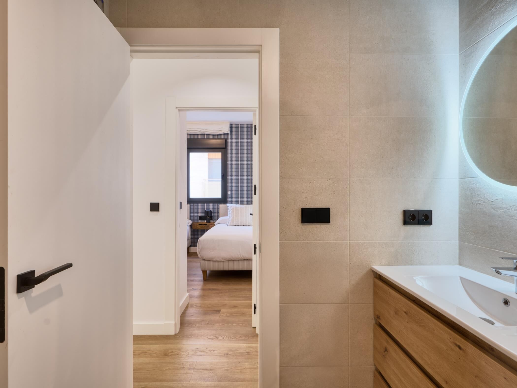 2 chambres, fer et planche à repasser, accès Internet, draps fournis