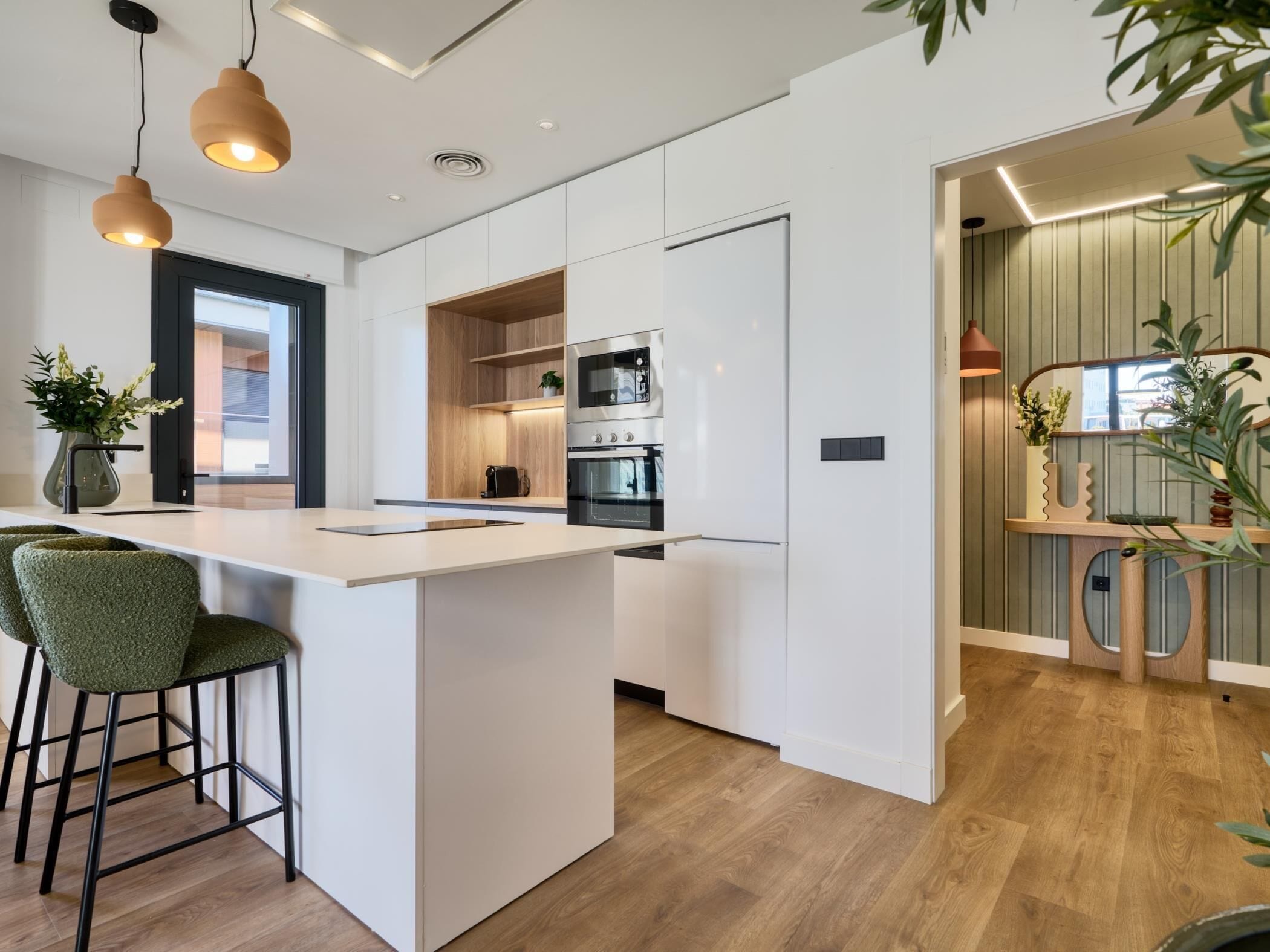 Réfrigérateur, micro-ondes, four, lave-vaisselle