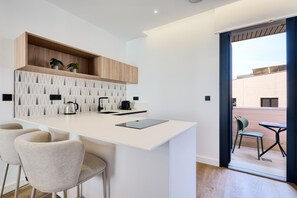 Køleskab, mikrobølgeovn, ovn, opvaskemaskine