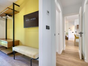 2 bedrooms, iron/ironing board, Internet, bed sheets