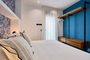 2 chambres, fer et planche à repasser, lit de bébé portatif