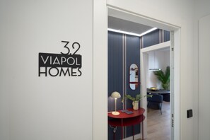Interior - 2BR/2BA 3rd Floor, Elevator, Workspace & Parking (Sevilla)