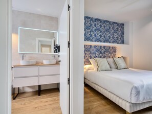 2 soverom, strykejern/-brett, internettilgang og sengetøy