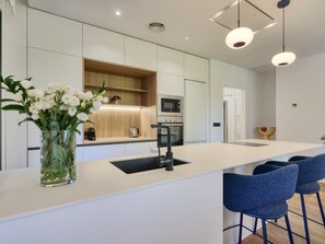 Fridge, microwave, oven, dishwasher
