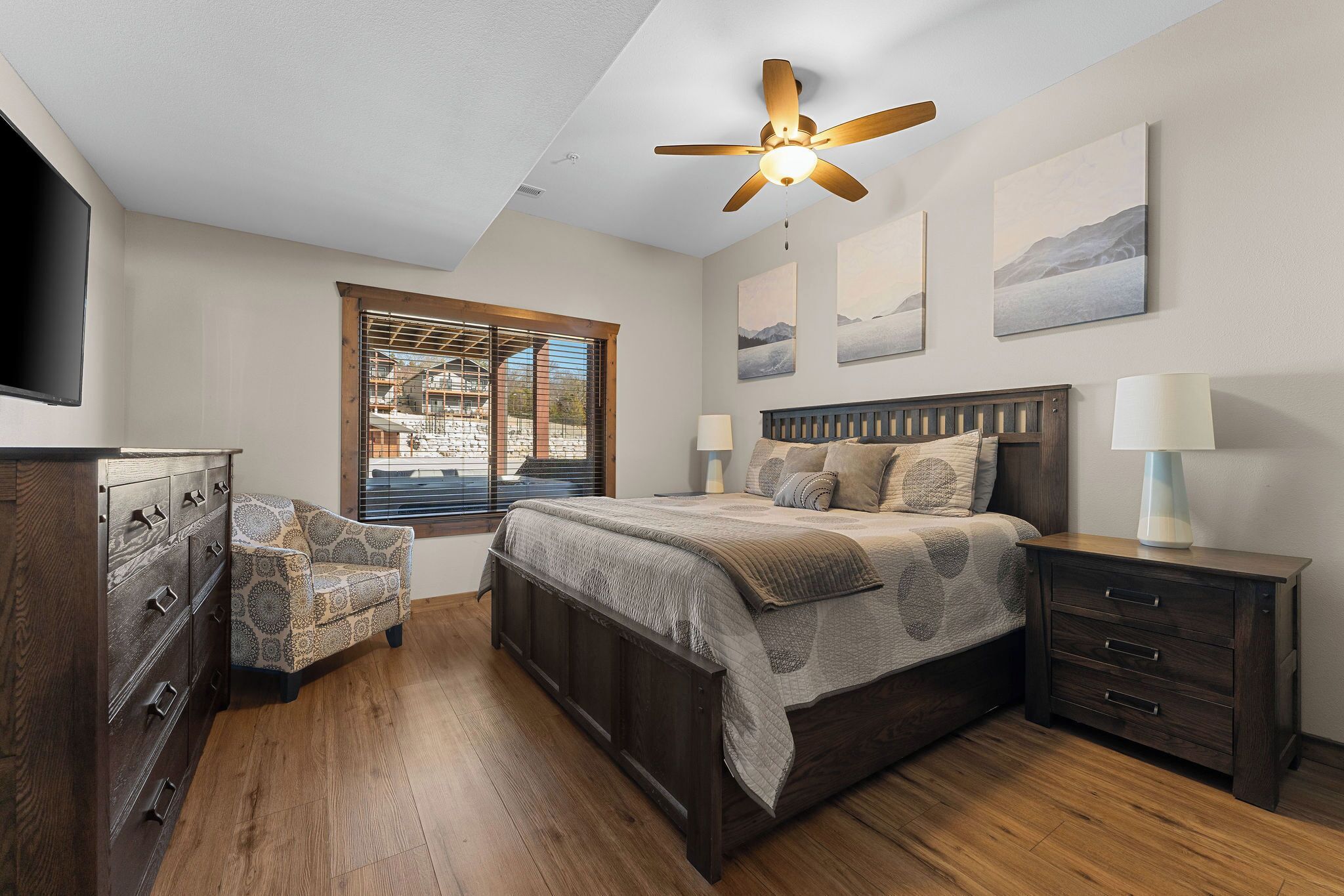 2 bedrooms, iron/ironing board, travel crib, free WiFi