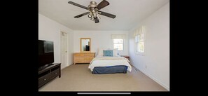 4 bedrooms, WiFi, bed sheets