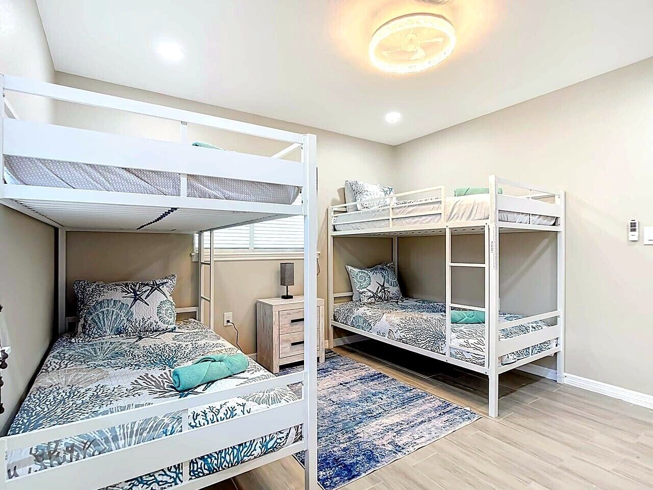 3 bedrooms, desk, iron/ironing board, travel cot