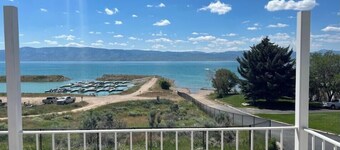 1-Min Walk to Private Beach, Lake Views, Pickleball, Gated Community!