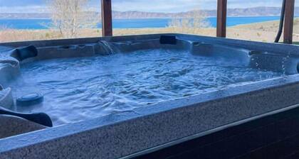 Sunrise Retreat Garden City - 8 Bedroom beautiful home with stunning views and easy access to Town