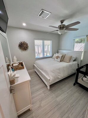4 bedrooms, free WiFi, bed sheets - Seasonal Key Largo Retreat with Private Pool, Tiki Hut & Beach Access (Key Largo)