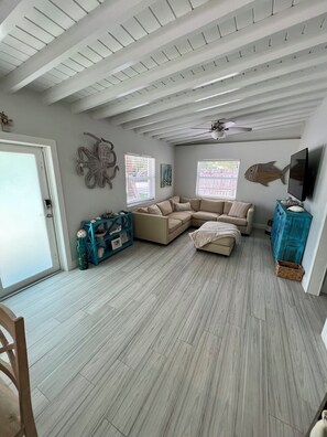 Smart TV - Seasonal Key Largo Retreat with Private Pool, Tiki Hut & Beach Access (Key Largo)