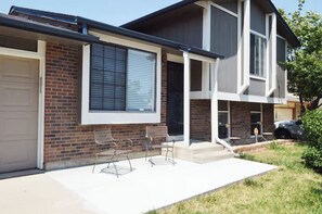 Exterior - Stylish 3BR Aurora Home w/ AC • Near Denver & DIA (Aurora)