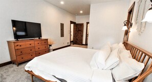 3 chambres, fer et planche à repasser, lit parapluie, Wi-Fi gratuit