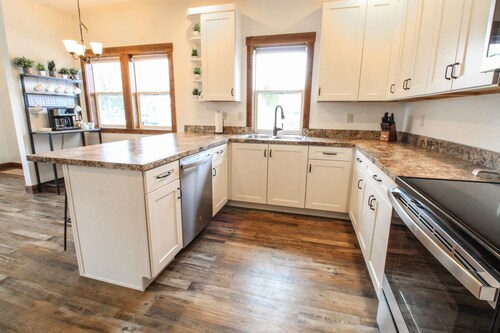 New listing! 3/2 sleeps 8 and ready for you!