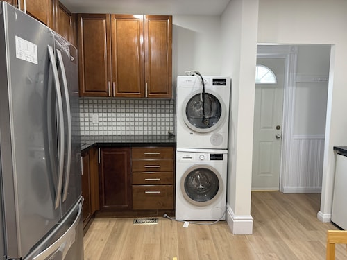 Downtown/University of Guelph Residence Personal Room 1