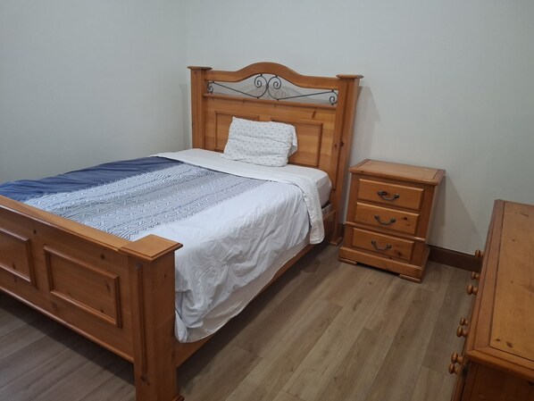 1 bedroom, WiFi, bed sheets