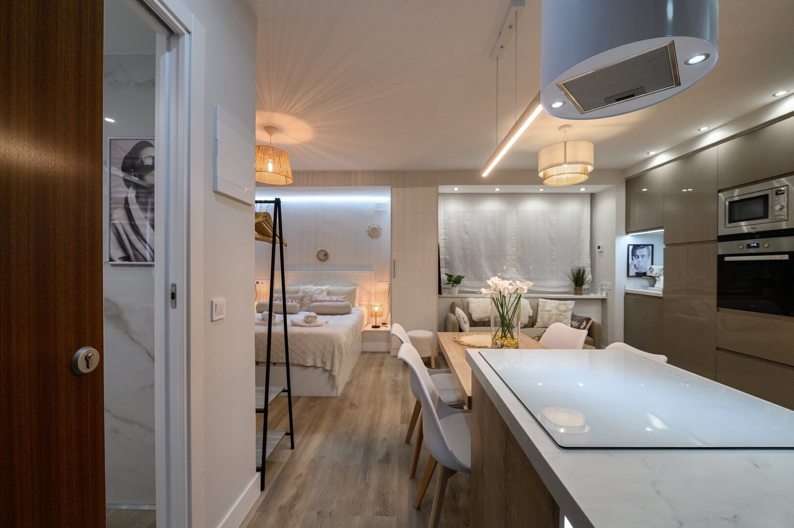 Iron/ironing board, internet, bed sheets