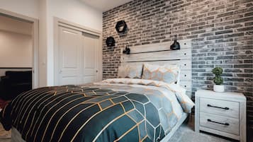 3 habitaciones, tabla de planchar con plancha, wifi y ropa de cama