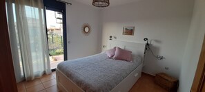 1 bedroom, desk, free WiFi, bed sheets - Casa Vale: in the desert just a stone's throw from the sea (Majanicho)