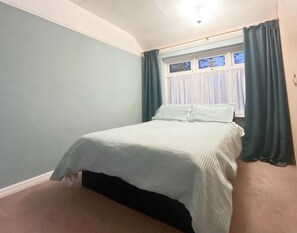 Shared Dormitory, 1 Bedroom, Smoking, Garden View | 1 bedroom