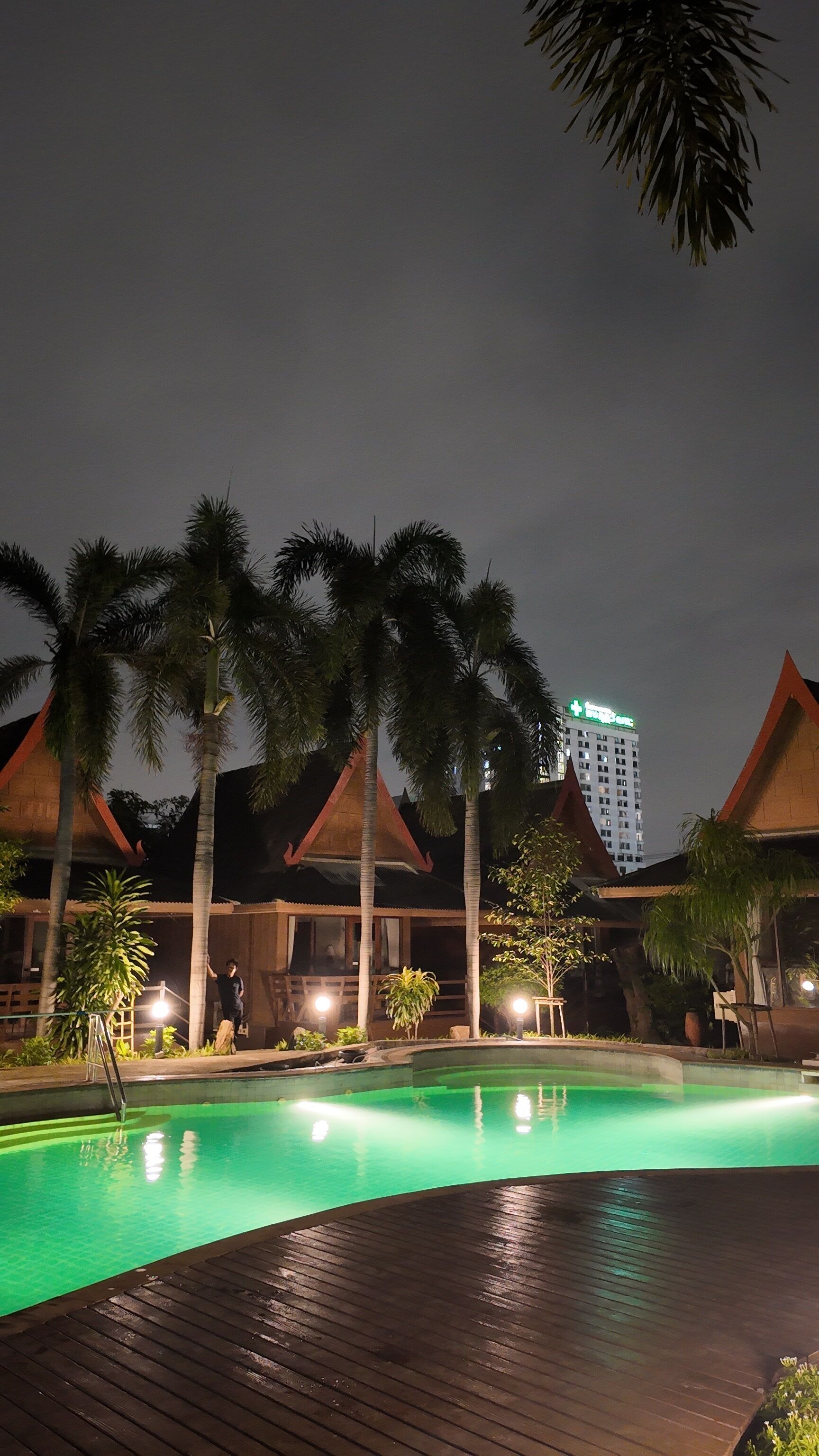 5 kolam renang outdoor