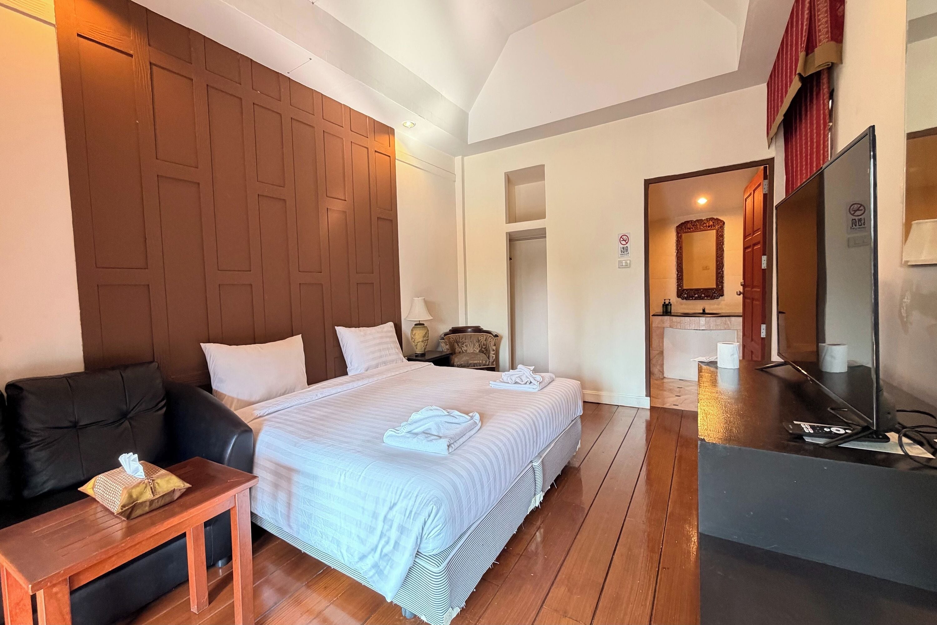 Suite, bassengutsikt | Strykejern/-brett