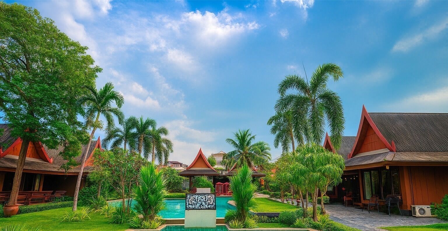 Suite, Pool View | Iron/ironing board