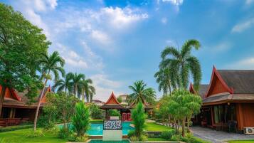 Suite, Pool View | Iron/ironing board