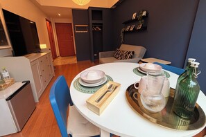 Chambre, 1 chambre | Fer et planche à repasser