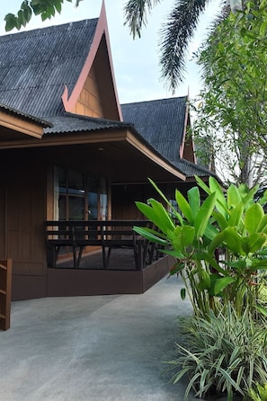 Suite, Pool View | Iron/ironing board