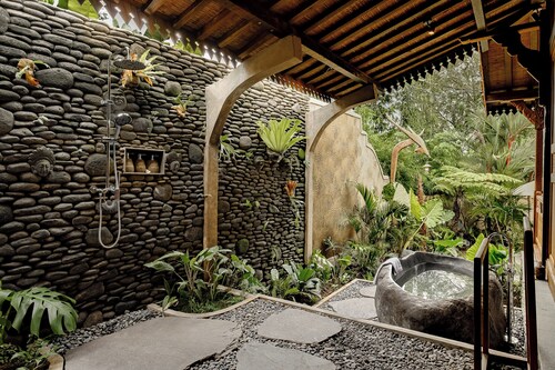 Hidden Saren Villa Ubud