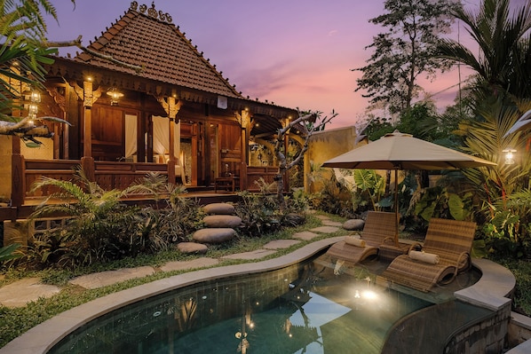 Romantic Villa, Private Pool | Desk, laptop workspace, free WiFi, bed sheets