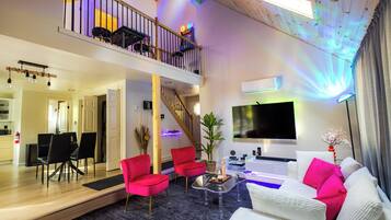 Smart-TV, Kamin, Videospiele