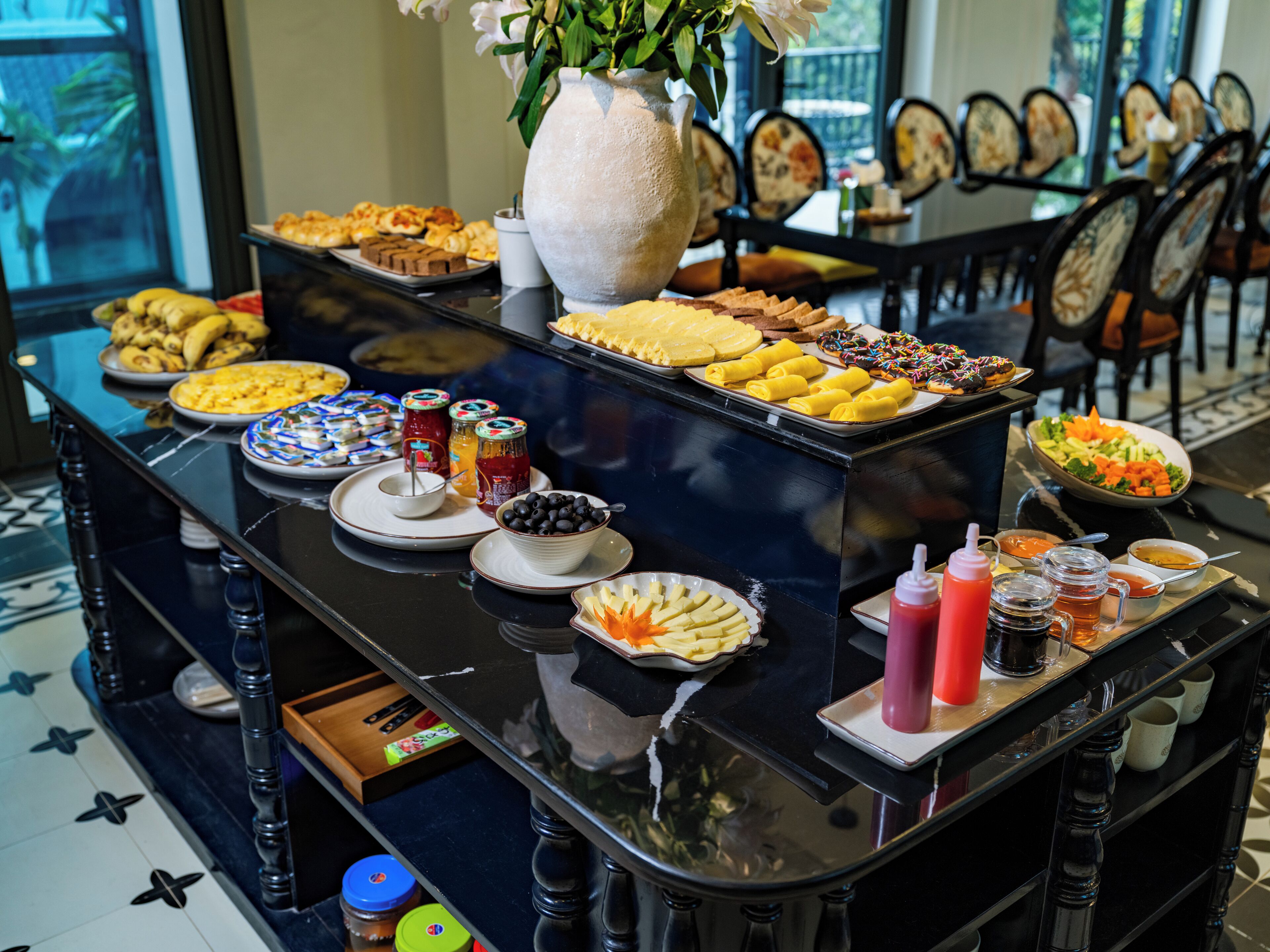 Café da manhã com buffet grátis todos os dias