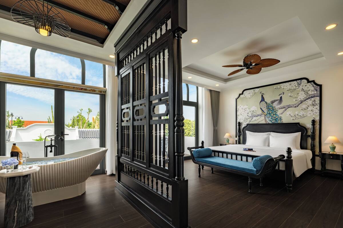 Royal Suite | Desk, free WiFi