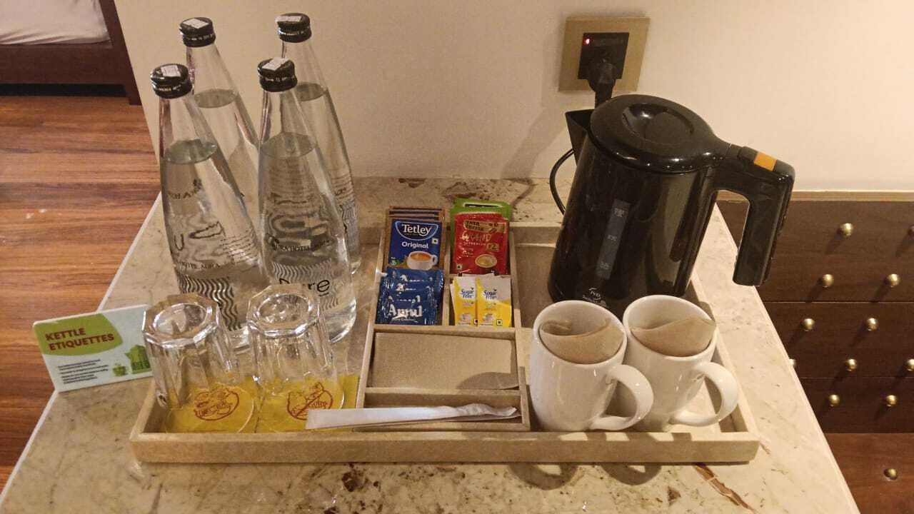 Frigobar, chaleira elétrica