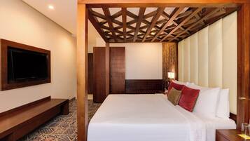 Suite | Down duvets, in-room safe, laptop workspace, blackout curtains