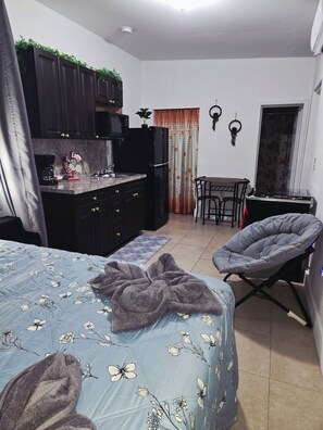 1 bedroom, WiFi, bed sheets