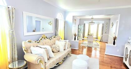 The Mirror .
Spacious & Luxury 4-bedroom house in charming Upper Marlboro/DMV