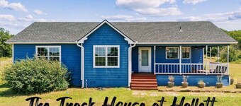 The Track House at Hallett