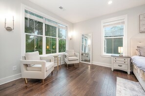 4 habitaciones, tabla de planchar con plancha, wifi y ropa de cama 