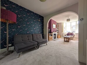 TV, fireplace, stereo