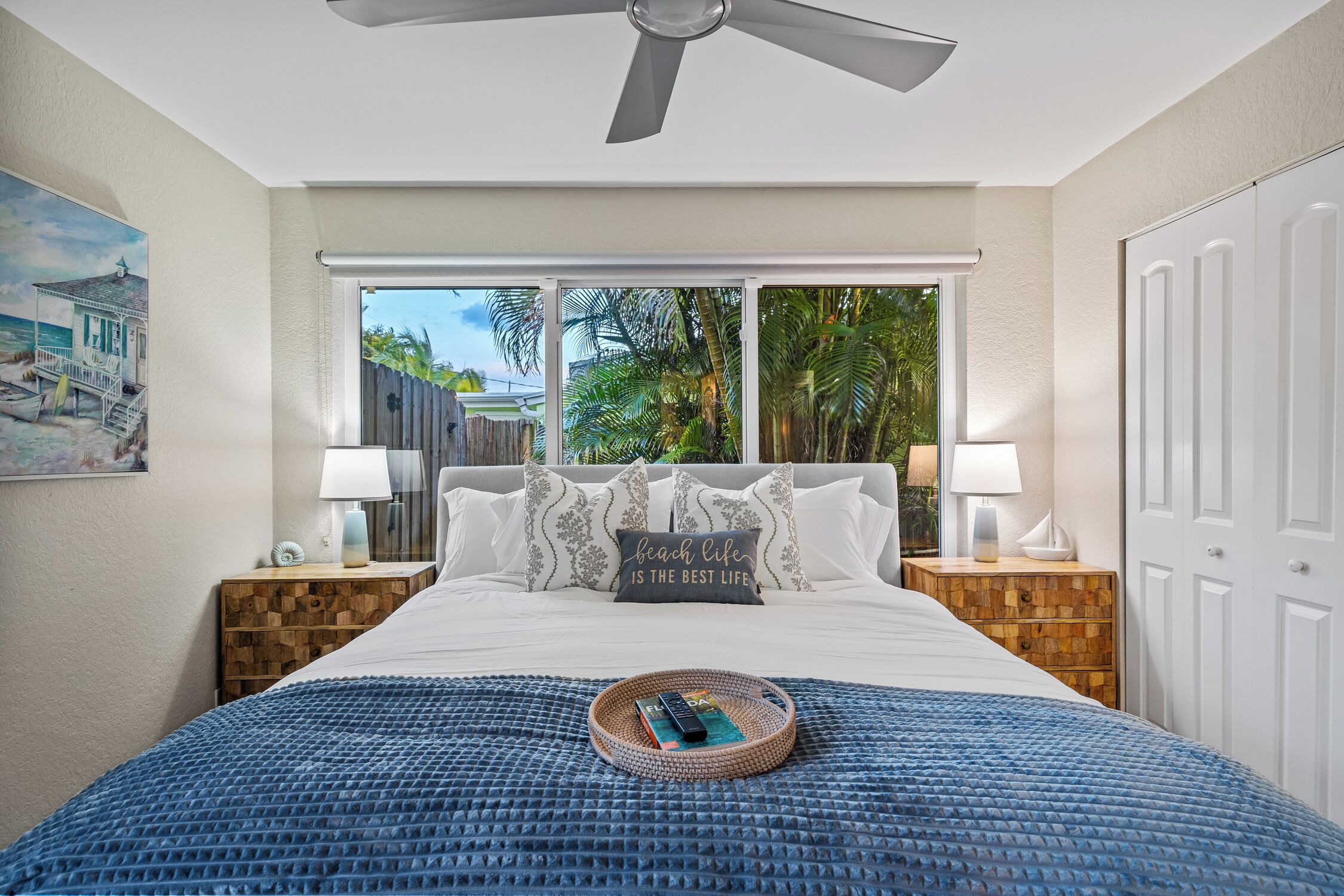 3 Schlafzimmer, Schreibtisch, Bügeleisen/Bügelbrett, Reisekinderbett