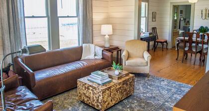 Immaculately restored home in Downtown Brenham