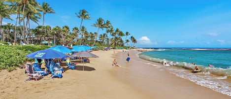 Aan het strand, ligstoelen aan het strand, strandlakens
