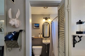 Hair dryer, towels